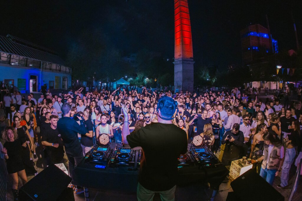The crowd at NEPENTHE Platform Project