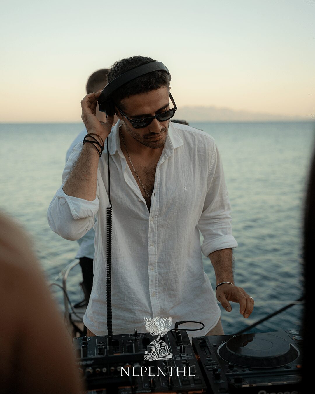 Nepenthe sails to Mykonos